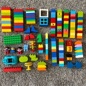 Big Lot of Lego Duplo Bricks | About 150 pieces plus building platform | Ages 2+